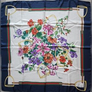 Auth Gucci Floral Silk Scarf